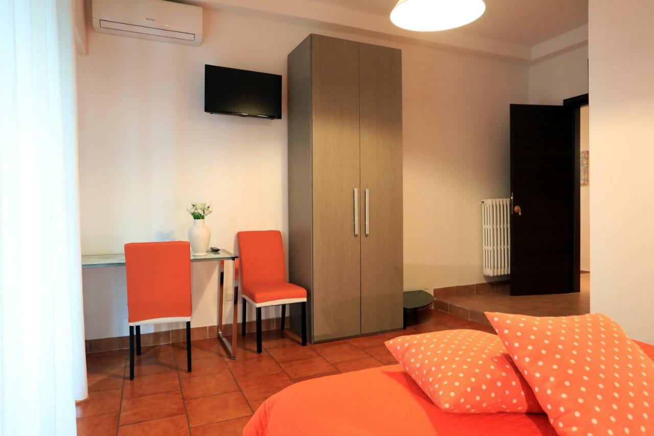 Primo Piano Guesthouse - Bari Policlinico Екстер'єр фото